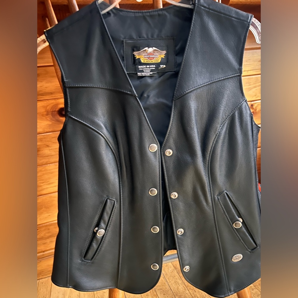 Harley Davidson women's black leather vest- size XL
